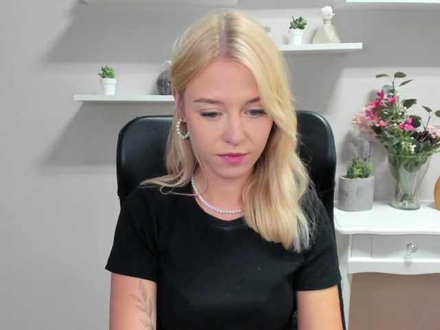 Zdjęcia CindyGlam #blonde #joi #cuckold #femdom #sph