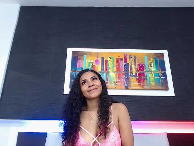Zdjęcia CinthiaBrown Hello guys, I really horny today, I want to feel your big cock in my mouth/goal show/blow job naked/100tkn