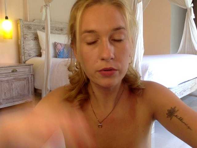 Zrzuty ekranu transmisji lilbadgurl