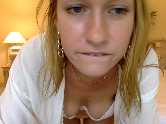 Zrzuty ekranu transmisji lilbadgurl