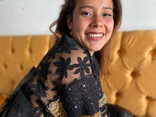 Erotyczny czat wideo Cloe-Flower