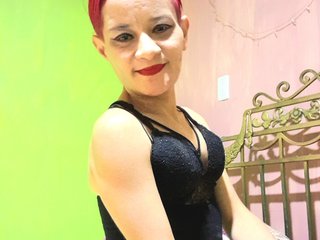 Erotyczny czat wideo CLOE-WONDER