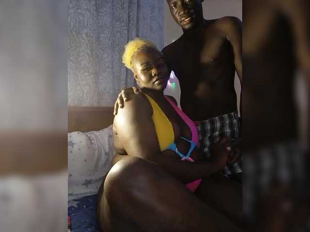 Zrzuty ekranu transmisji Coitoncouples