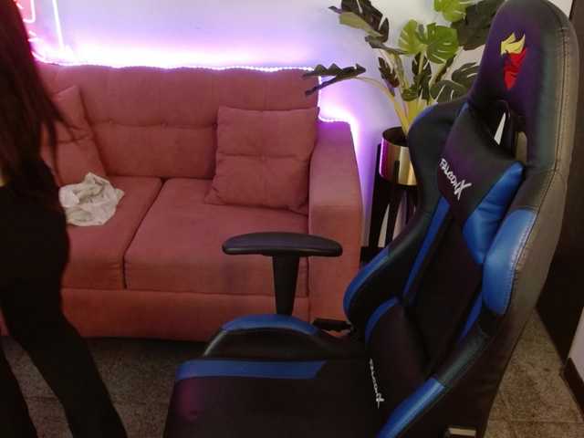 Zrzuty ekranu transmisji Conny-Ass