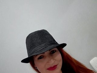 Erotyczny czat wideo ConnyRed