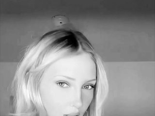 Erotyczny czat wideo Consie