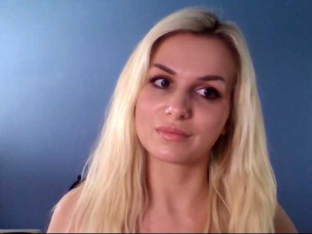 Zrzuty ekranu transmisji Cornelia22hot