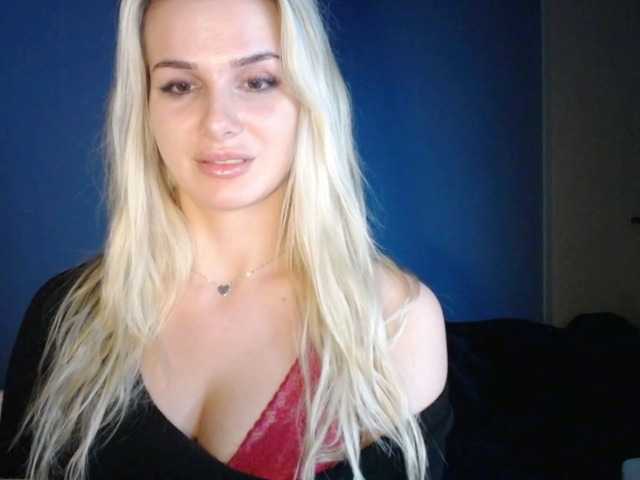 Zrzuty ekranu transmisji Cornelia22hot