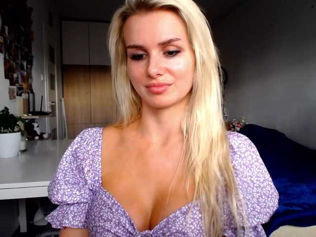 Zrzuty ekranu transmisji Cornelia22hot