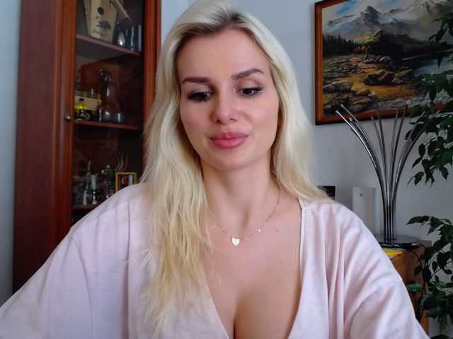 Zrzuty ekranu transmisji Cornelia22hot