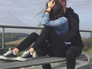 Erotyczny czat wideo COUPLEPEINXXX