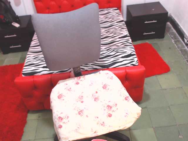 Zrzuty ekranu transmisji CrazyEbony4u