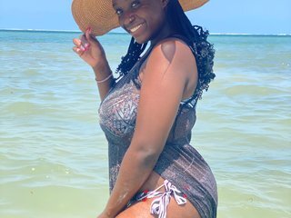 Erotyczny czat wideo Creamybre