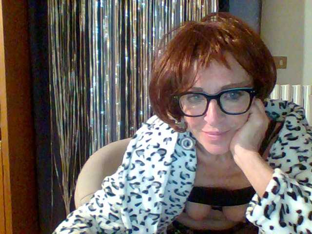 Zrzuty ekranu transmisji Crisalideal