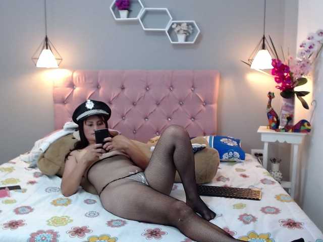 Zdjęcia cristhye-hot hey guys welcome to my room #anal #pussy #playwithcum #tits #sexydance #ass # playdildo