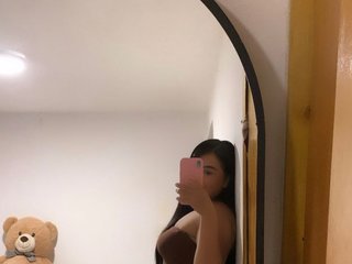Erotyczny czat wideo Curvy-Cutie