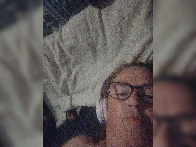 Zrzuty ekranu transmisji CurvyMeg