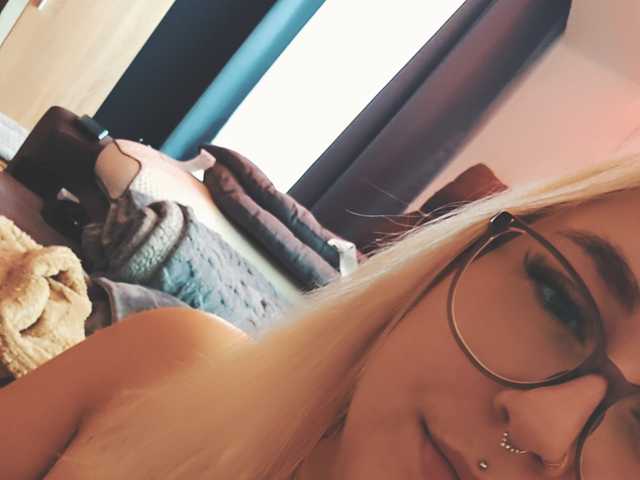Zdjęcie profilu Curvymelli97