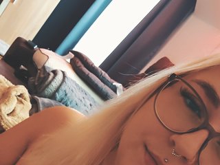 Erotyczny czat wideo Curvymelli97