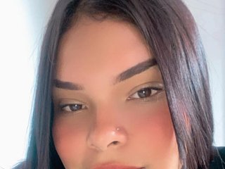 Erotyczny czat wideo cuteandshybrunette