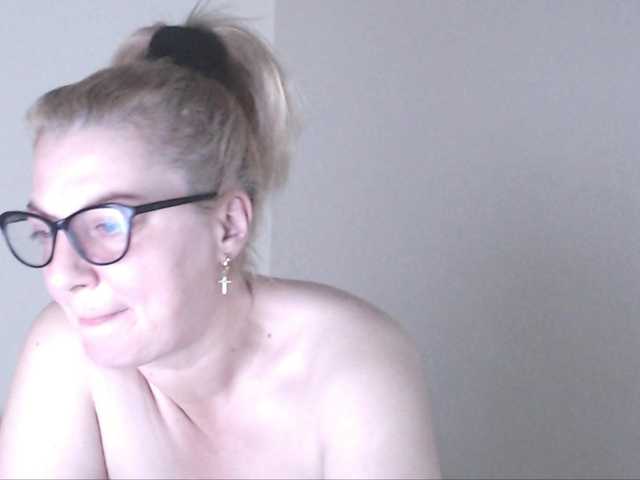 Zrzuty ekranu transmisji BeautyMilf
