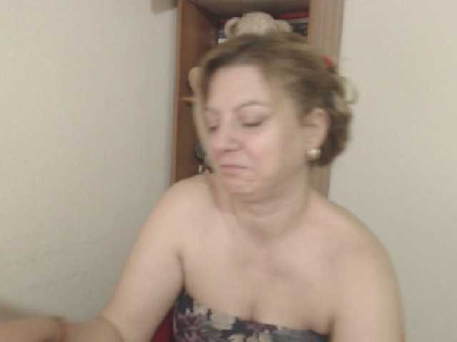 Zrzuty ekranu transmisji BeautyMilf