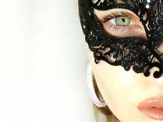 Erotyczny czat wideo CyberTaboo