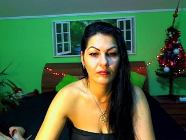 Zrzuty ekranu transmisji DamnedQueen