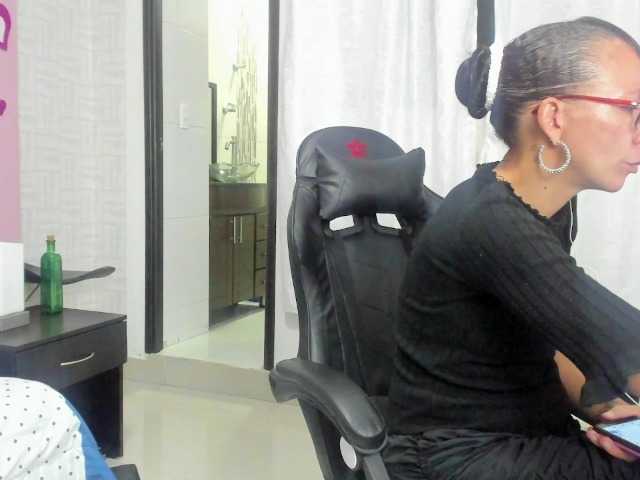 Zrzuty ekranu transmisji Danielaxue