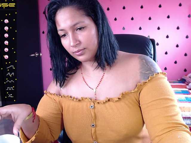 Zrzuty ekranu transmisji DannaMeliza