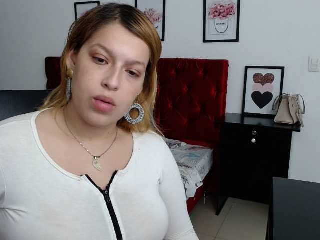 Zdjęcia DannaSaenz full nude loVES 200TK