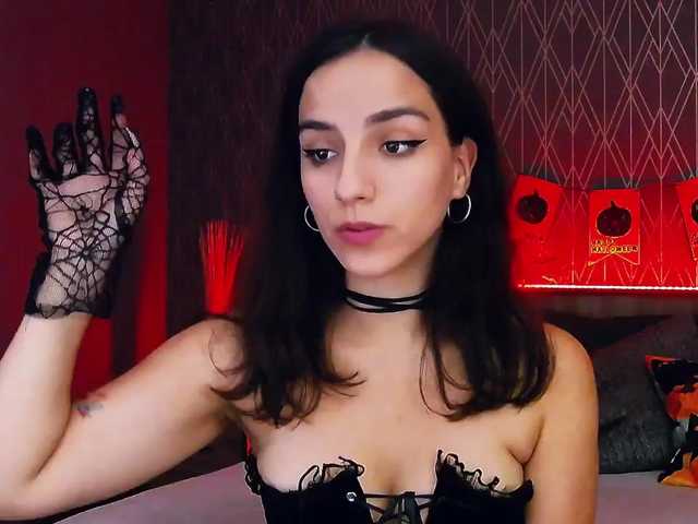 Zdjęcia DaphneMoss Hi, my name is Agatha! Welcome to my room ♥ Enjoy your stay, read the tip menu ♥ Don't forget to subscribe ♥