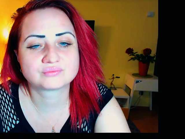 Zrzuty ekranu transmisji KinkyDomina