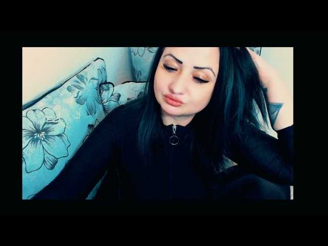 Zrzuty ekranu transmisji KinkyDomina