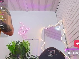 Erotyczny czat wideo Darling-tay