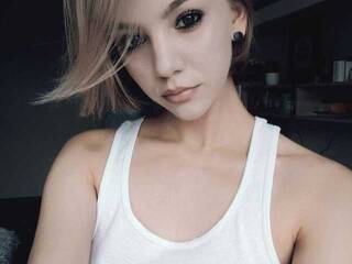 Erotyczny czat wideo DASHII