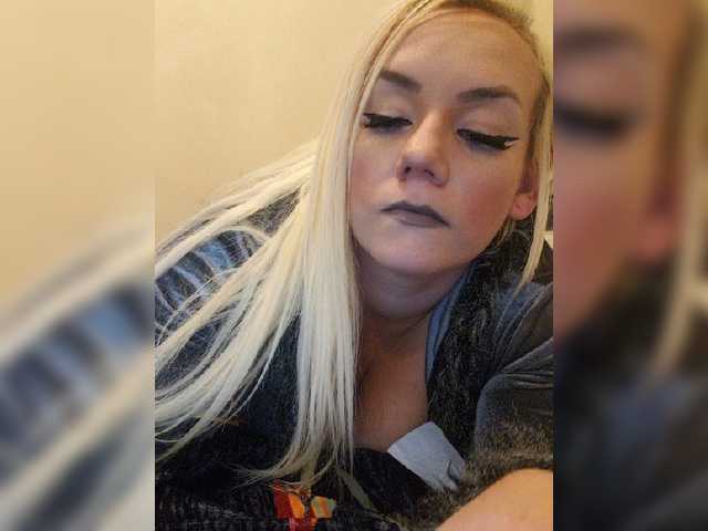 Zrzuty ekranu transmisji DaughtersPlay