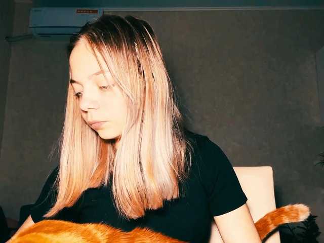 Zrzuty ekranu transmisji DavinaHaddad