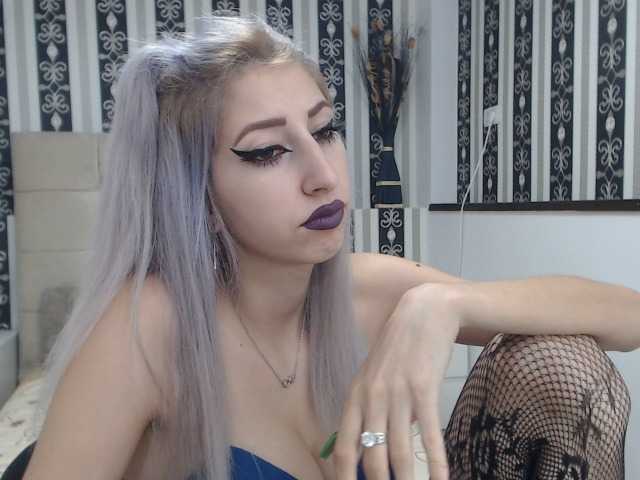 Zrzuty ekranu transmisji DayshaDebora