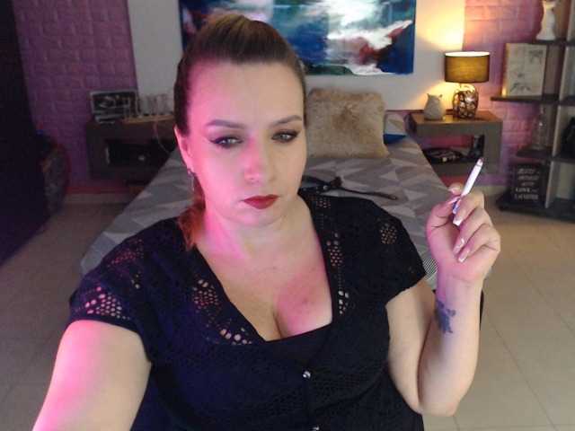 Zdjęcia deboraqueeen I am your mistress and you must fulfill my wishes, I am going to make you feel that you can never live without me