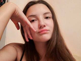 Erotyczny czat wideo Dineris131