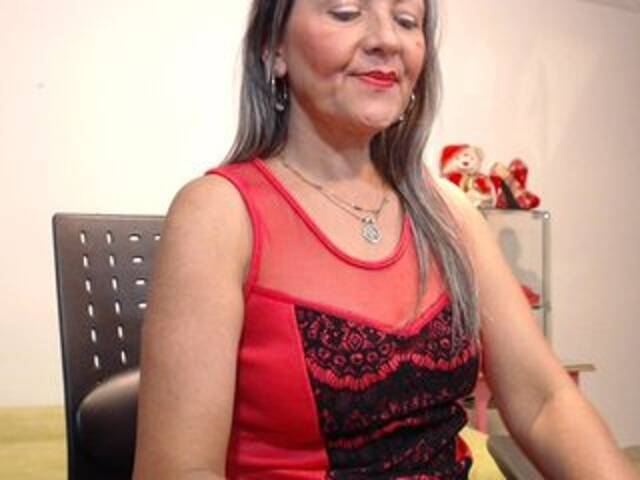 Zrzuty ekranu transmisji SquirtNstyGrl