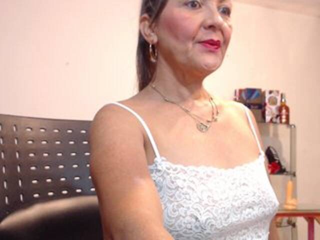 Zrzuty ekranu transmisji SquirtNstyGrl