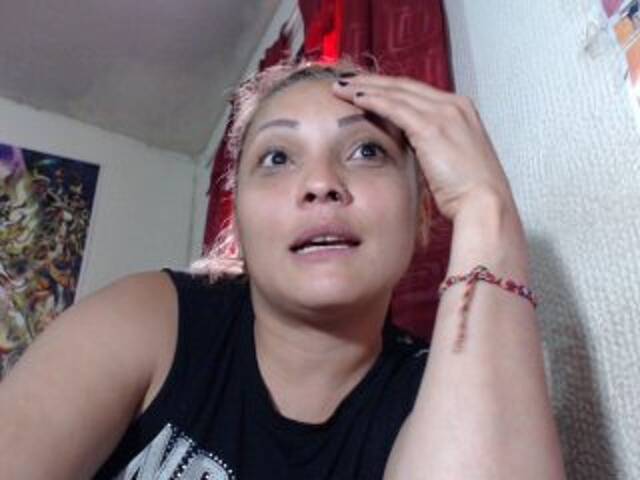 Zrzuty ekranu transmisji DirtySexAnal