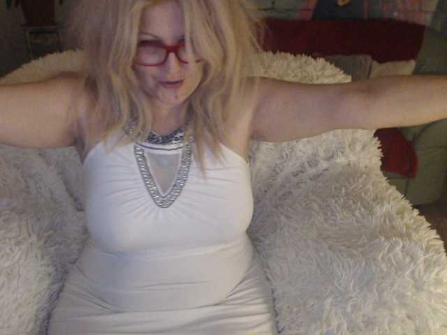 Zdjęcia Angel_Dm_Milf mommy #​​mistress #​​femdom #​​sph #​​roleplay #​​joi #​​cbt #​​pegging #​​t #​strapon #​pvc #​lush #​nails #​mistress