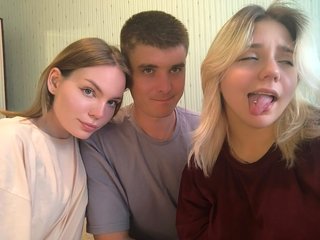 Erotyczny czat wideo DivineTrio