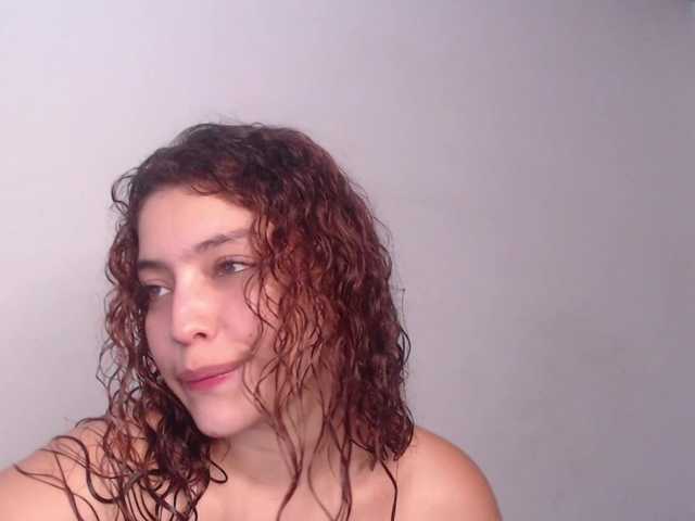 Zrzuty ekranu transmisji dollar-girl