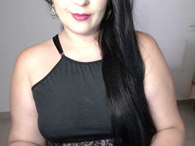 Zdjęcia DollFace25 Kneel, serve and obey! Make me wet with your vibes!