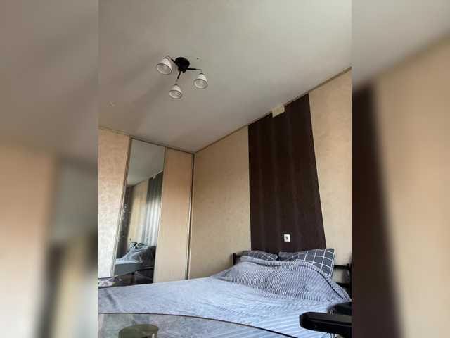 Zrzuty ekranu transmisji DoublePussyGirl