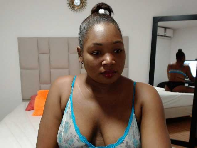 Zdjęcia EbonyCamille I wanna be full naked for youou! 199, we are 142 tokens closer!